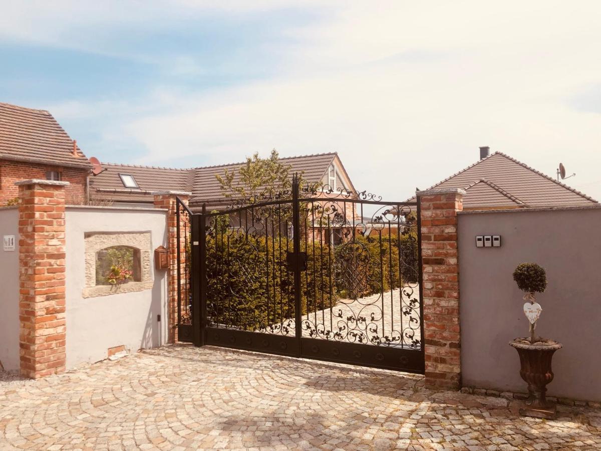 Alte Schmiede Mit Sauna, Pool Und Whirpool Im Aussenbereich Schoenstes Ferienhaus Der Lausitz Elsterheide Extérieur photo